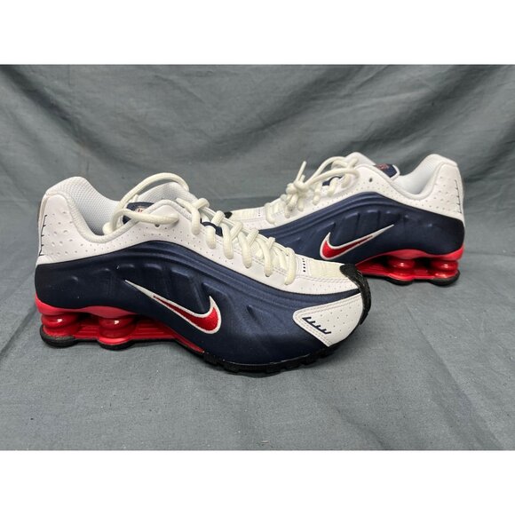 Nike Boys Shox R4 (GS) Sneakers Synthetic Silver Red Blue Size 6 NEW NO BOX! - Picture 1 of 11